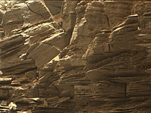 Марсоход Curiosity прислал снимки необычных обвалов