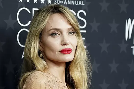 Анджелину Джоли задело, что даже Памела Андерсон затмила ее на «Оскаре»