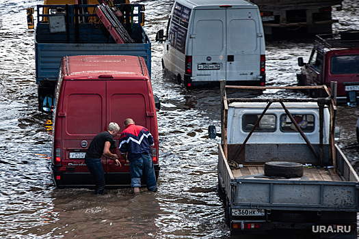 Власти Крыма сообщили о первом погибшем во время наводнения