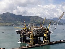 Цены на нефть ушли в минус из-за ожидаемого роста сланцевой добычи в США