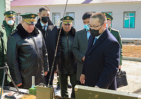 Командующий войсками Восточного военного округа генерал-полковник Геннадий Жидко совершил рабочую поездку в Республику Саха (Якутия)
