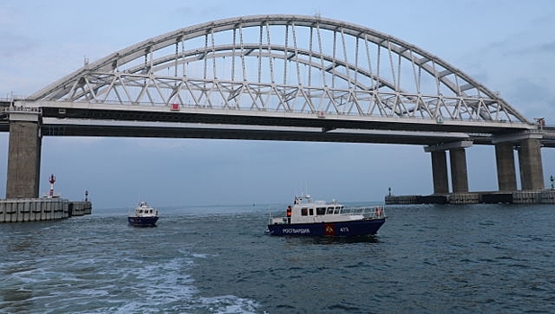 Названы направления первых поездов по мосту в Крым