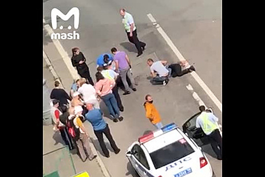 Раненые в перестрелке в Москве полицейские попали на видео