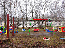 Возле детской площадки открыли пивнушку