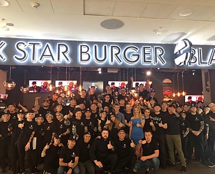 В Петербурге открылся первый ресторан Black Star Burger