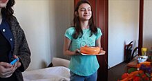 Торт "Sputnik" и обнимашки: Валерию Адлейба поздравили с днем рождения