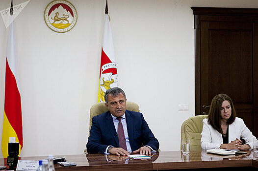 Президент Южной Осетии: "Верни деньги и спи спокойно"