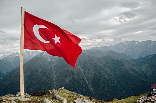 Власти Турции санкционировали арест 110 военных за связи с оппозицией