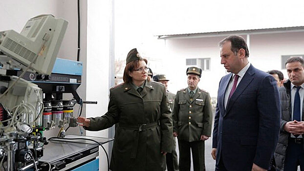 Министр обороны Армении посетил центральный медицинский центр ведомства