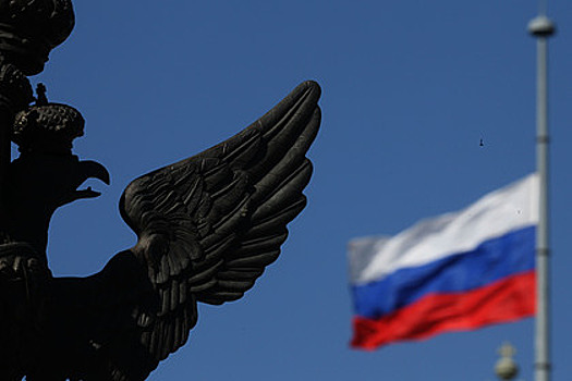 Российскую школьницу заподозрили в надругательстве над флагом