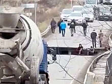 Власти Подмосковья заявили, что восстановление обрушившегося моста уже началось