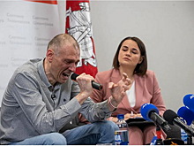 Из оппозиционера — в посмешище. Получивший свободу Тихановский показал свое лицо. Опасен ли он для России?