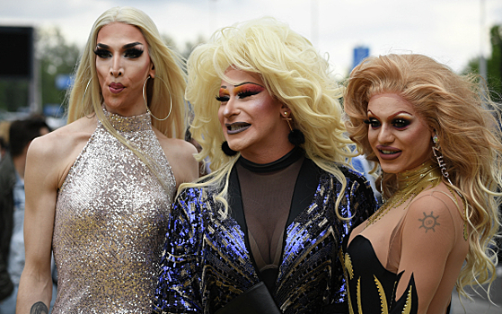 Без песен про геев: Как закон о запрете пропаганды ЛГБТ затронет музыкальную сферу