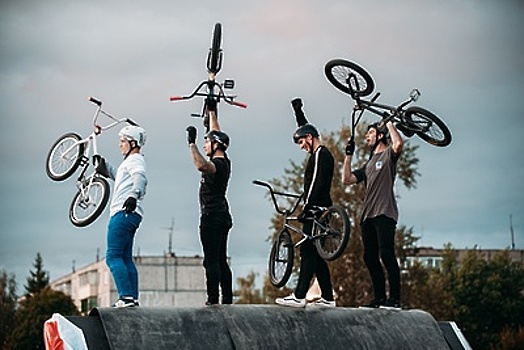 Выступления экстремалов на BMX и Color fest провели на Дне физкультурника в Электрогорске