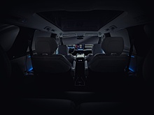 Toyota опубликовала первое фото салона нового большого кроссовера