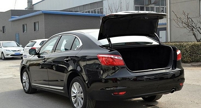 Седан Changan Lamore получил в России русифицированную мультимедийную систему