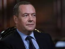 Медведев посетил музей компартии Китая