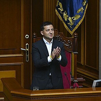 Пропала грамота: речь Зеленского как шпаргалка для присяги новых народных депутатов