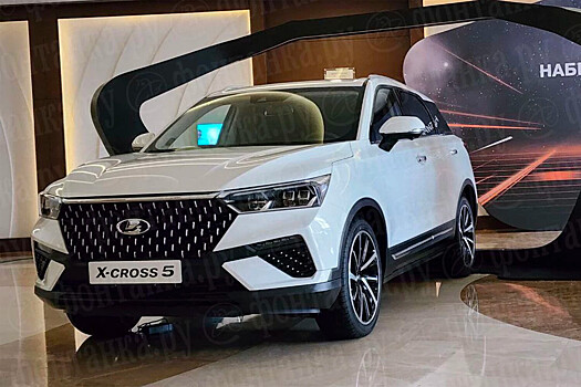 "АвтоВАЗ" представил в Сочи новый кроссовер  X-cross 5