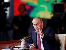 "Шпиономания", "блеф" и "бред": главные внешнеполитические оценки Владимира Путина