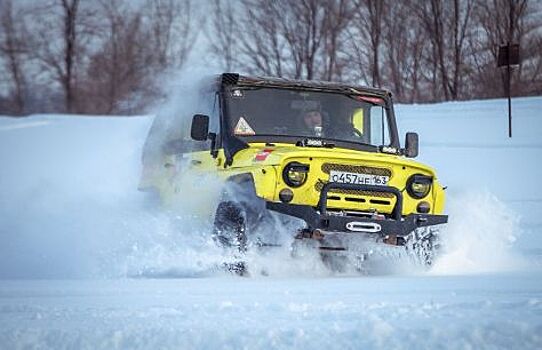 Умельцы из народа приспособили УАЗ «Хантер» для зимнего бездорожья