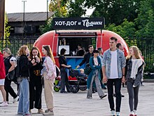 Два новых фудтрака установили на набережной Верхнего пруда в Выксе