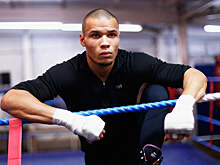 Чемпиона мира по боксу обворовали. Он потроллил грабителей. Видео