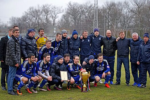 Саратовский "Сокол" стал победителем открытого зимнего Кубка Крыма по футболу