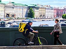 Еще одна «революция» в Питере: Смольный шокировал горожан декретами против мигрантов-курьеров и таксистов