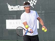 Кэш стал тренером Ван Цян