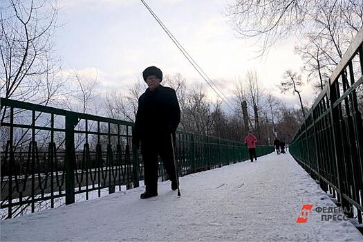 В Тюмени снесут старый пешеходный мост у железнодорожного вокзала