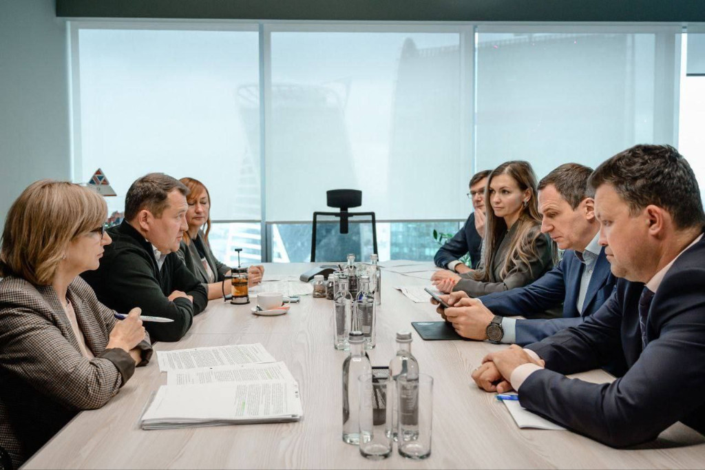 Максим Егоров провел рабочую встречу с гендиректором Российского экологического оператора Денисом Буцаевым