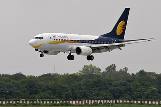 Индийская авиакомпания отстранила от работы двух пилотов после ссоры во время рейса
