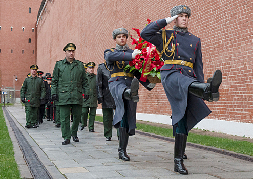 У Кремлевской стены почтили память Маршала Советского Союза Андрея Антоновича Гречко