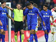 Арбитр указал в протоколе, что Гринвуд послал его «на хер». Бордалас отрицает: «На парне много фолили, и он сказал: «Какого хера?» Он не оскорблял судью»