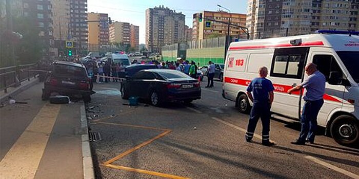 Один человек погиб и четверо пострадали в результате ДТП в Коммунарке