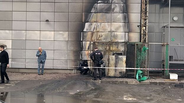 Момент взрыва газового баллона возле «Перекрестка» в Москве попал на видео