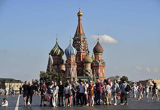 В России адвокатам стали приходить открытки с лишенным крестов московским храмом