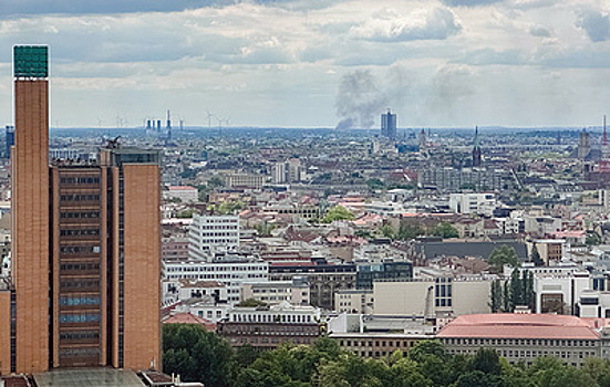 В Берлине пожар на заводе оборонно-промышленного концерна Diehl Group тушат 130 пожарных