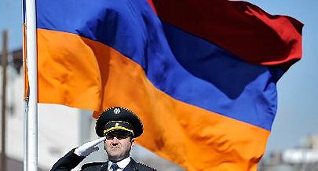 В Алеппо освятили армянский флаг