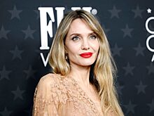 Названа знаменитость с самыми красивыми бровями