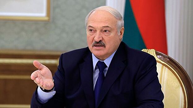 Лукашенко пообещал не требовать платы за размещение российских военных баз