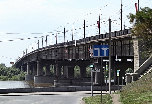 Почти все лето в Омске будут перекрывать Ленинградский мост для ремонта деформационных швов