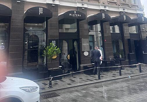 Пока туристы добирались в Стамбул, их отель подгорел