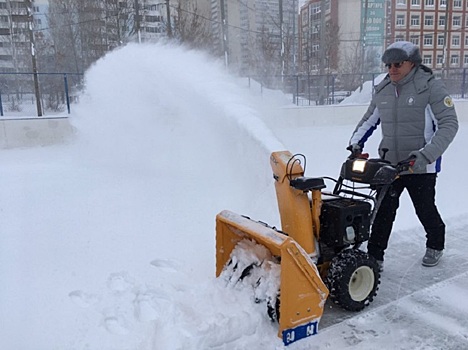 Потеряли поздравление Азарова и утонули в мусоре со снегом: как мы пережили новогодние праздники