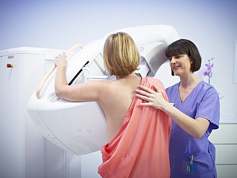 В Саратовской области продолжает работу передвижной маммограф