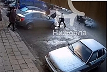 Видео с ограблением инкассатора на улице Чаадаева просочилось в соцсети