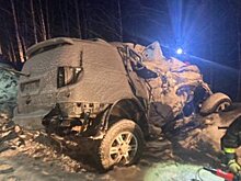 На трассе в Башкирии водитель и пассажирка внедорожника погибли в аварии с грузовиком