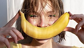Поможет ли тренд с кожурой банана из TikTok сохранить молодость