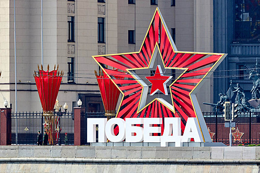 Память в словах и красках. Детские рисунки, а также взрослые стихи и письма о войне